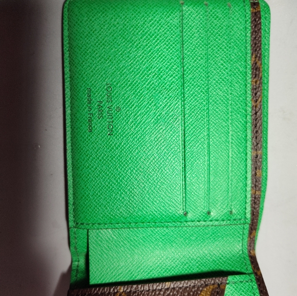 Louis Vuitton Limited Edition Men's Wallet - Picture 5 of 13